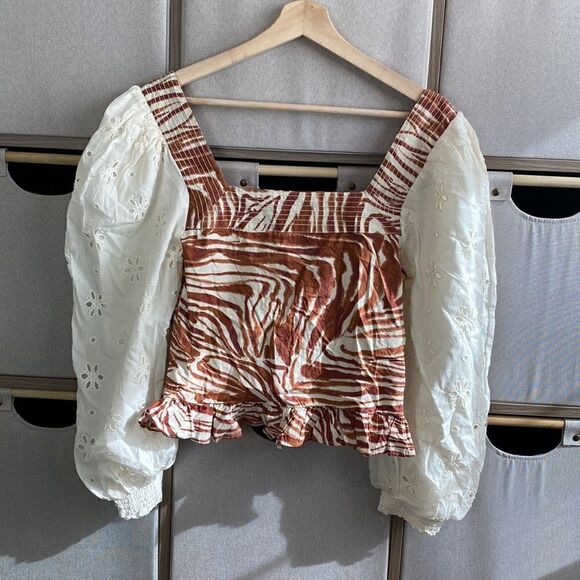 Love the label smocked puff sleeve - Picture 3 of 6